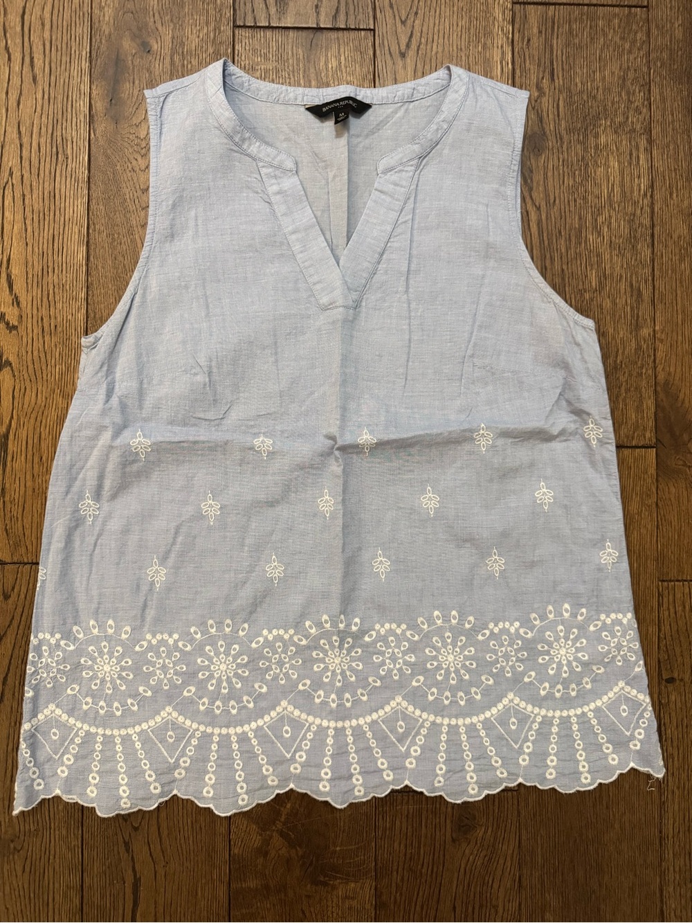 Banana Republic Light Blue Sleeveless V-Neck Embroidered Tank
